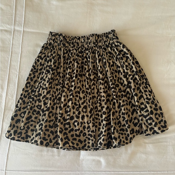 Cheetah print elastic waist mini skirt (no tags) fits like XS - Picture 2 of 5
